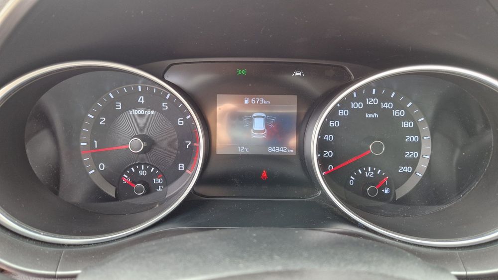 Продавам Киа Ексийт, гаранционен