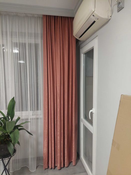 Продавам 2 бр. завеси