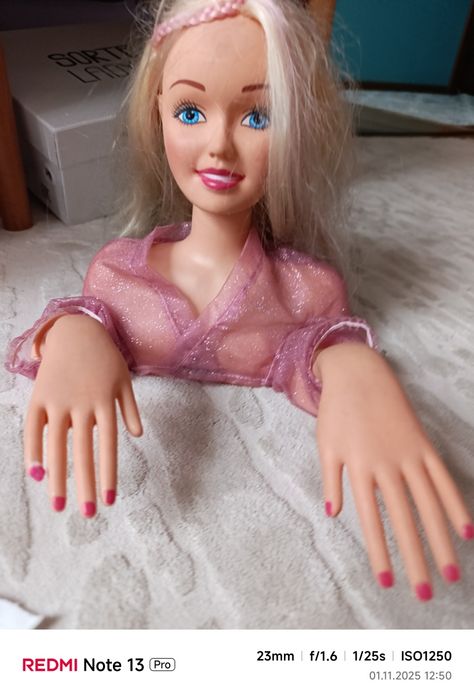 Кукла с заколками