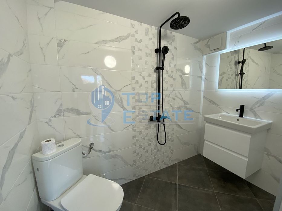 Масивна тухлена къща в с. Вишовград, област Велико Търново