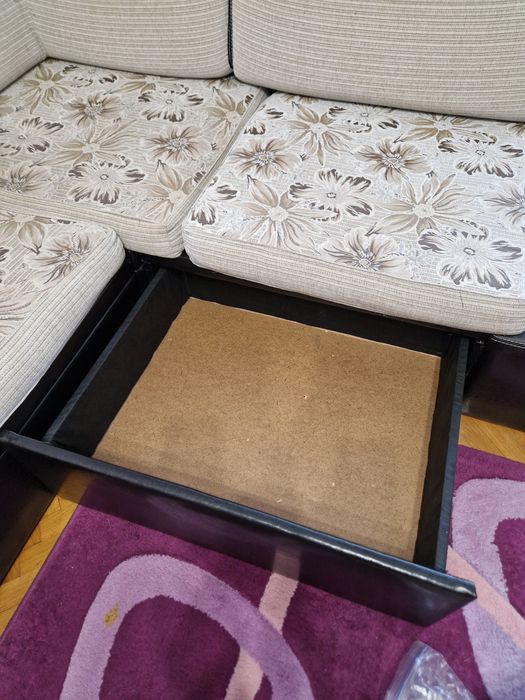 Разтегателен ъглов диван