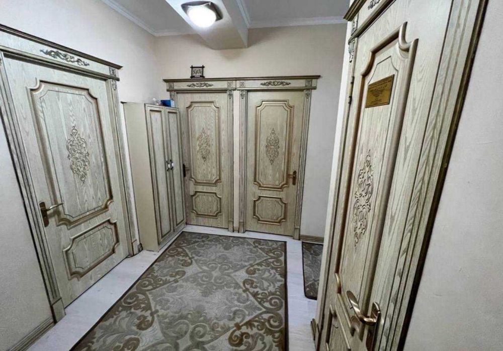 4/1/4 Ц-5 Рядом с Корзинкой и Посольством Германии. Подходит под офис.