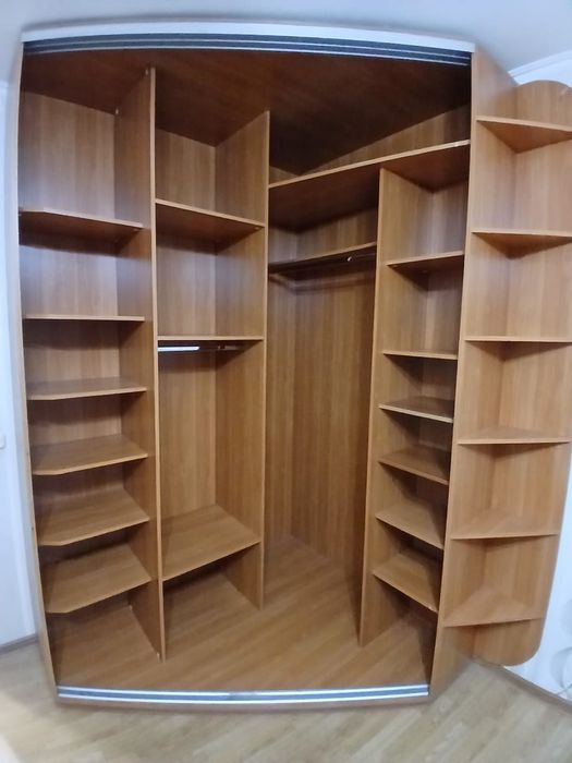 Продам шкаф шифонер есть доставка