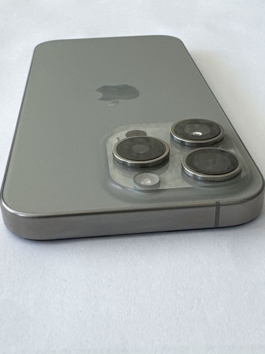 iPhone 15 PRO cu 95% Bateria
