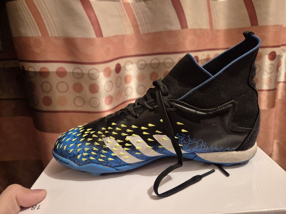 Футбольные бутсы