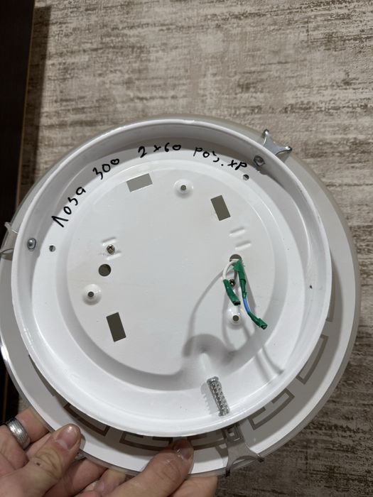 Продам люстры: в спальню, коридор туалет