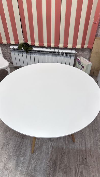 Стол для кухни.