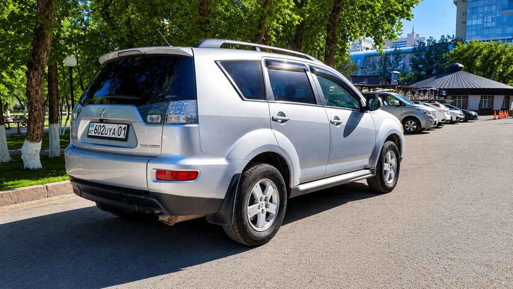 Продается Mitsubishi Outlander в отличном состоянии