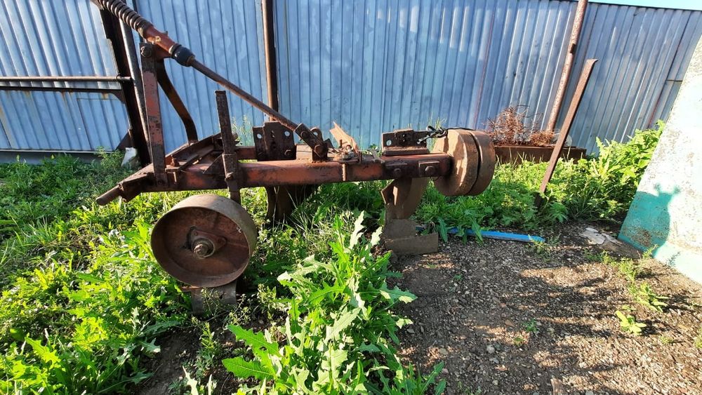 Продам плуг. Цыркулярка. Бочка