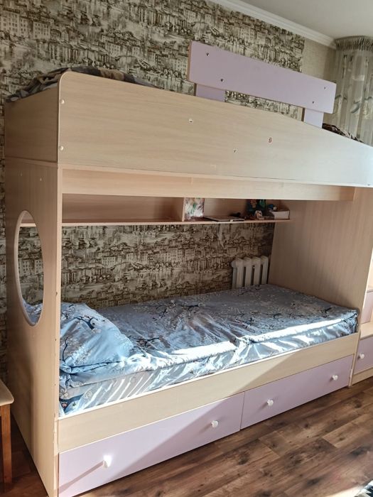 Продам двухярусную кровать