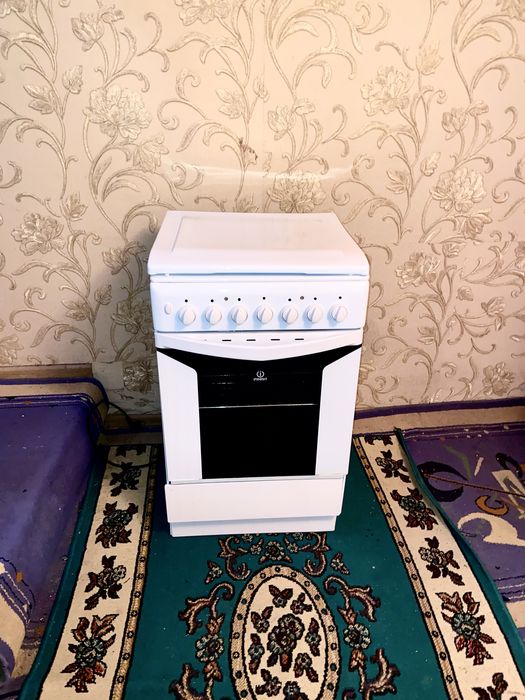 Продам газ плиту Индезит рабочая