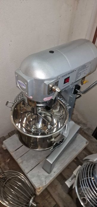 Reducere Malaxor profesional planetar 30L transport gratuit