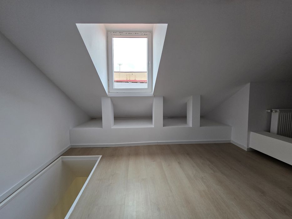 Proprietar Inchirez birou sau apartament spatiu 3 camere