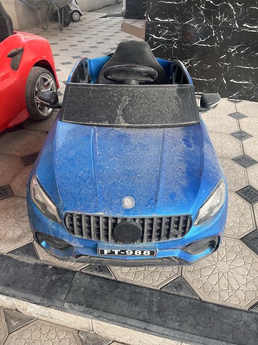Mercedes синий очень класный