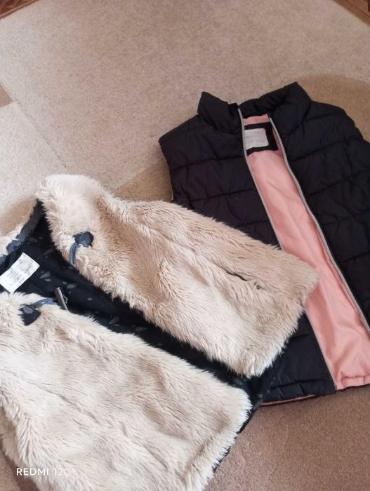 Два елека за момиченце актуални модели.