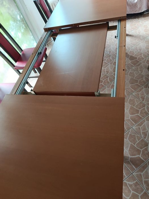 Vand masa  extensibila cu scaune din lemn masiv !!!
