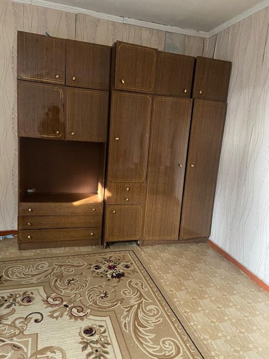 Продам старый шкаф