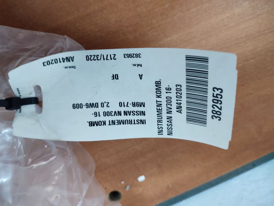 Ceas bord Nissan nv 300