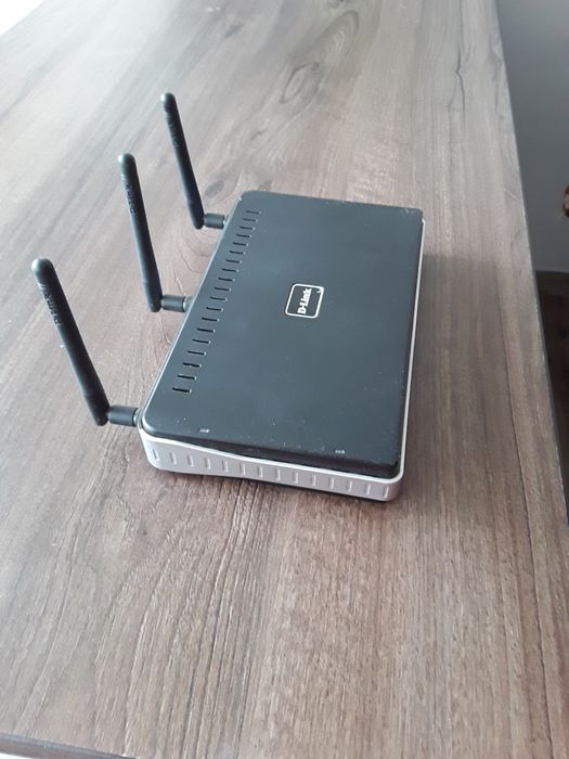 Router  D Link model dir 635