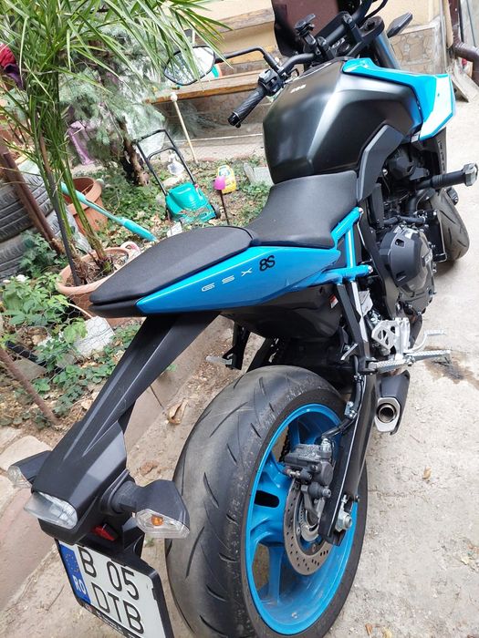 Suzuki GSX-8S motocicleta