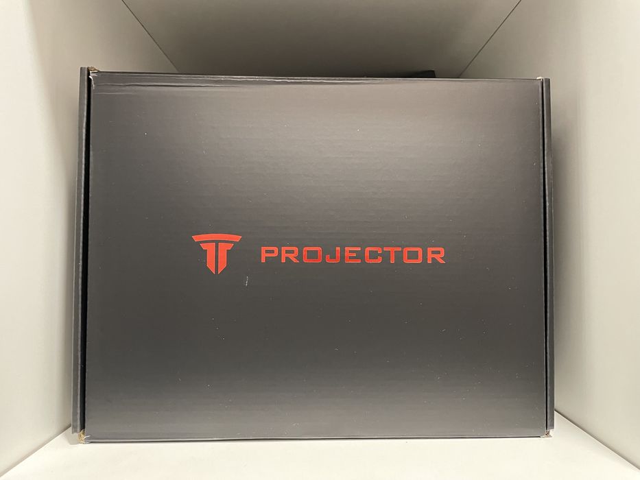 Проектор для дома новый Full HD + экран.