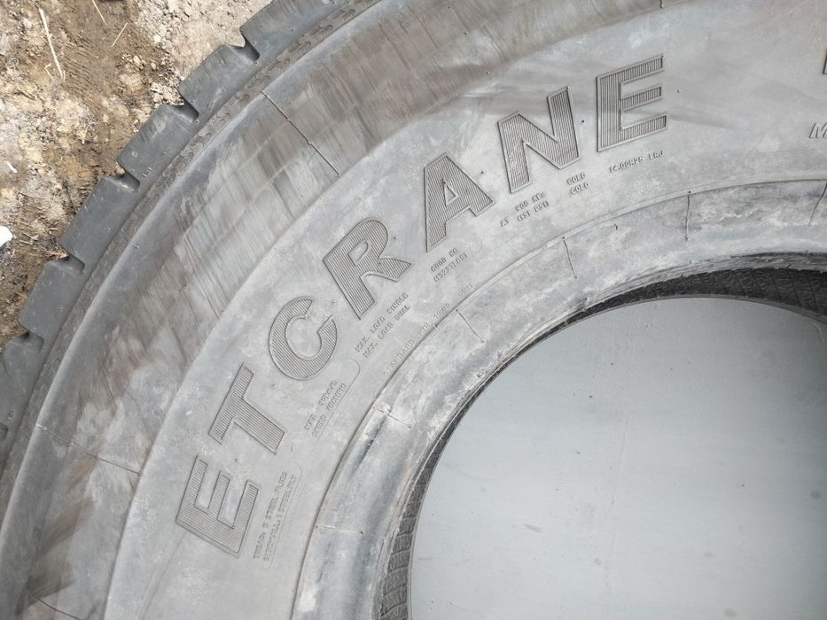 Шина на автокран 385/95R25