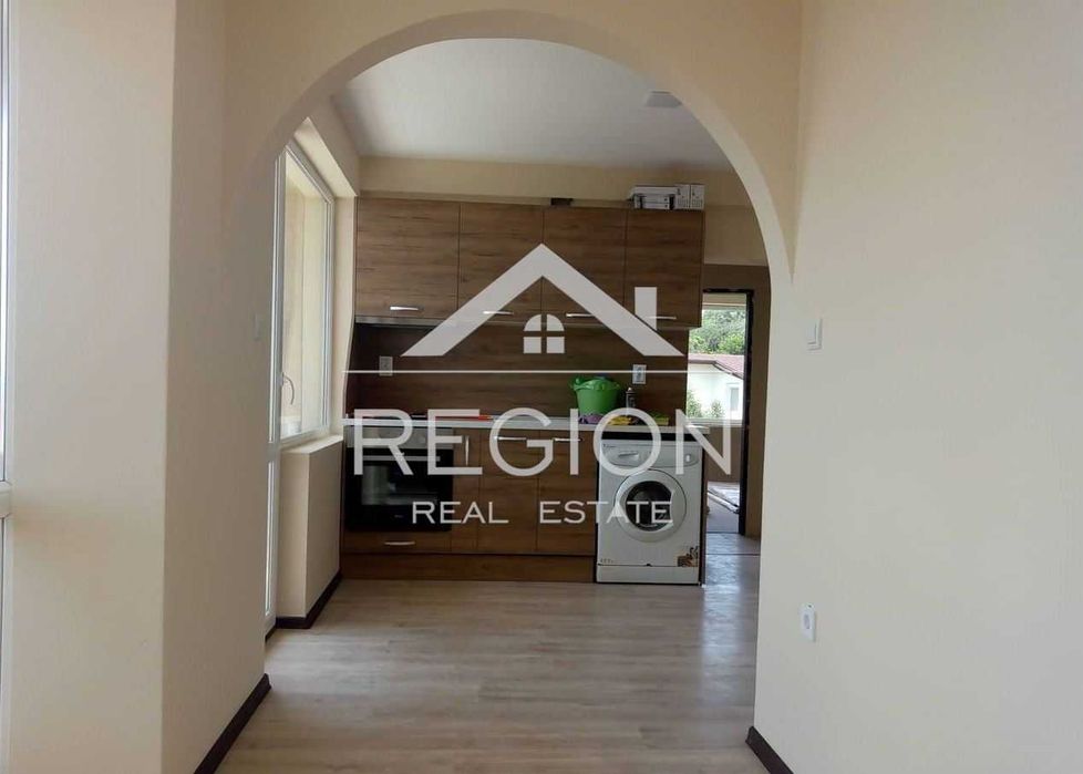 Дава се под наем Тристаен апартамент в Варна, Бриз - 80 кв.м за 612 € - Снимка #1