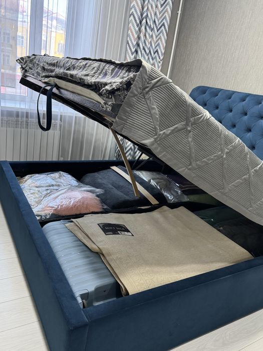 Кровать двуспальная