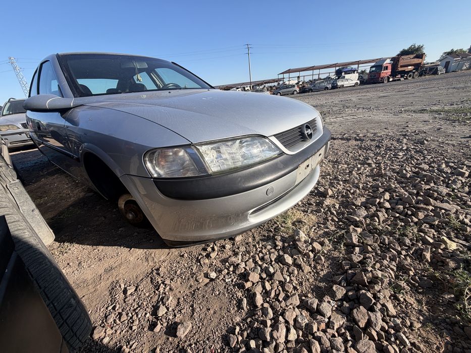 Opel Vectra B 1.6 16V X16XEL 100 к.с. 1998 г. на части