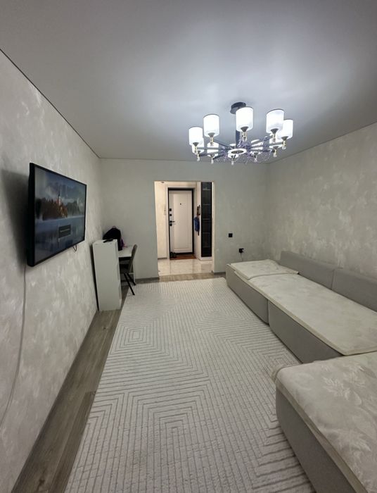 Екі бөлмелі үй беріледі