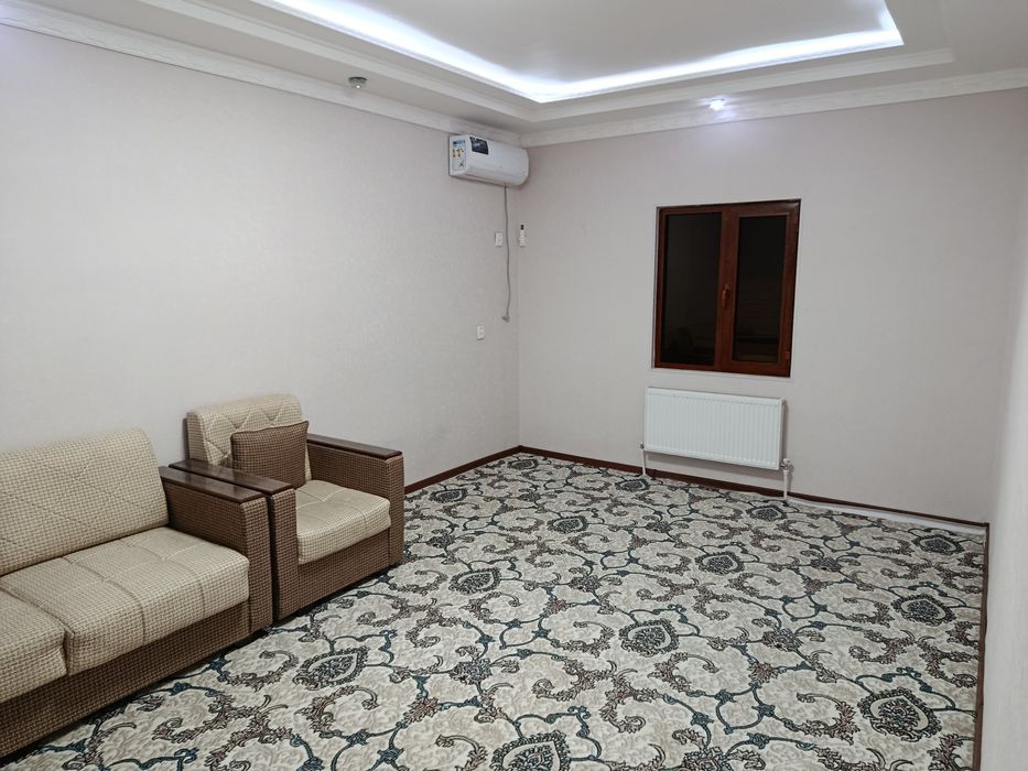 Гулистон янги бозорд,янги курилган 4 этажли домларда 3-этаж, 3-хонали