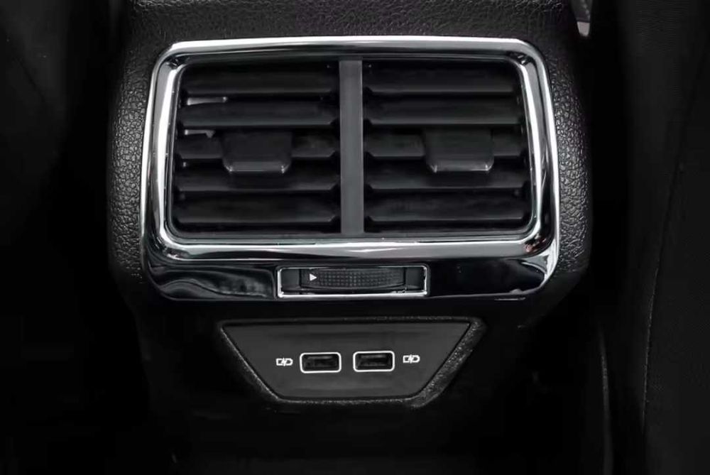 Хром лайсна за задната духалка за VW Golf Голф