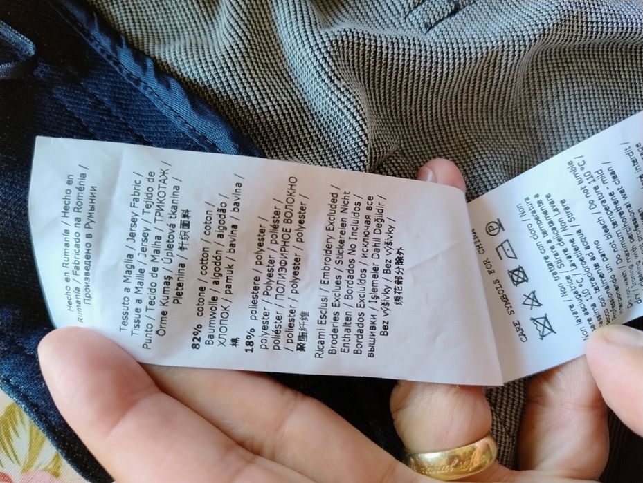 Vând pantaloni max mara