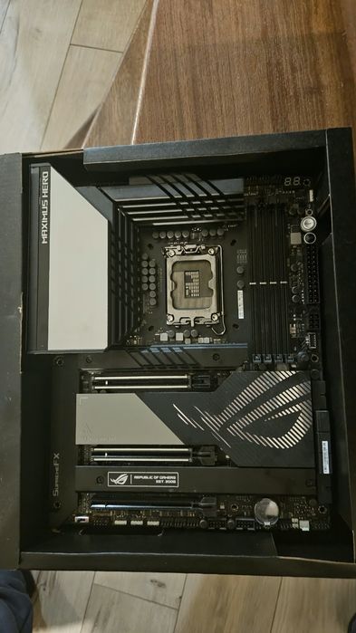 Placa de baza Asus ROG Z790 Maximus Hero