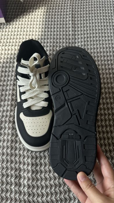 Кроссовки, сникерсы, кеды