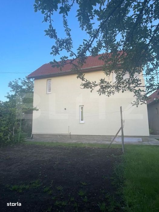 Casa cu etaj, 5 camere, 140 mp, zona Șarat, Campia Turzii