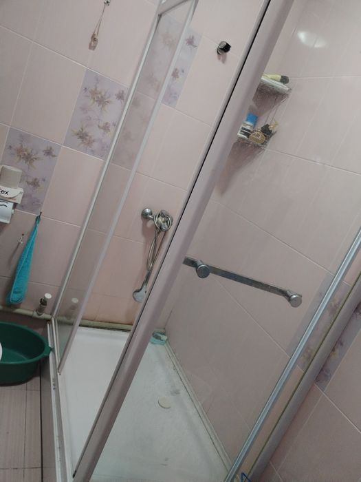 Душевая кабинка продается
