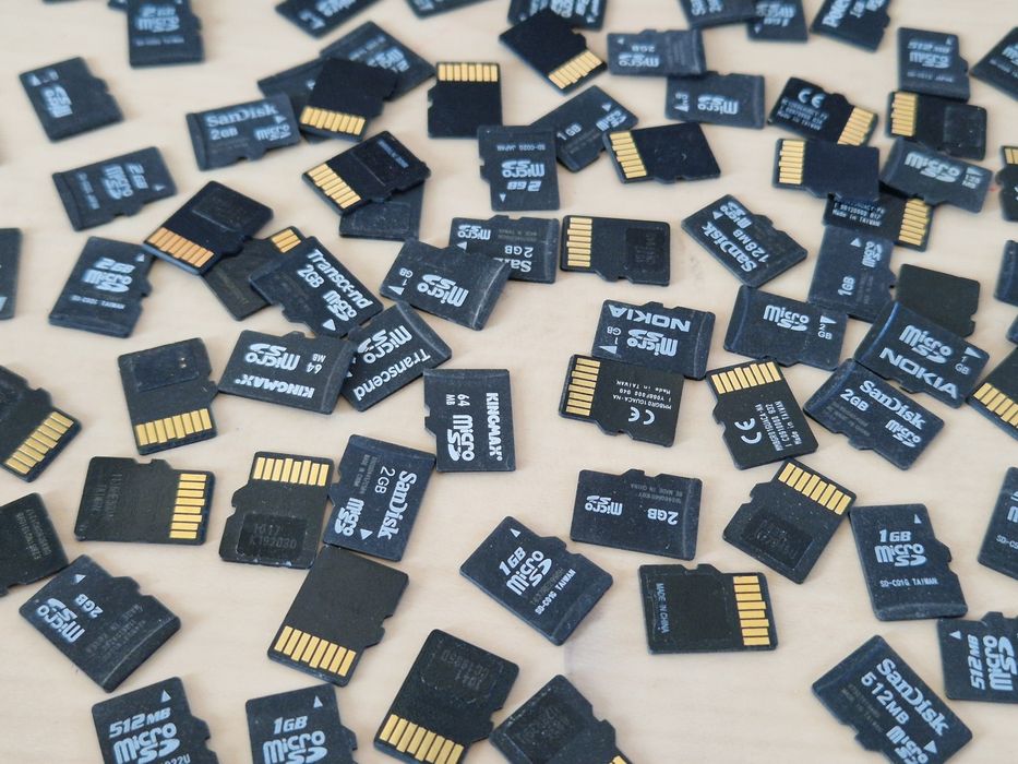 Card de memorie 1 si 2 G