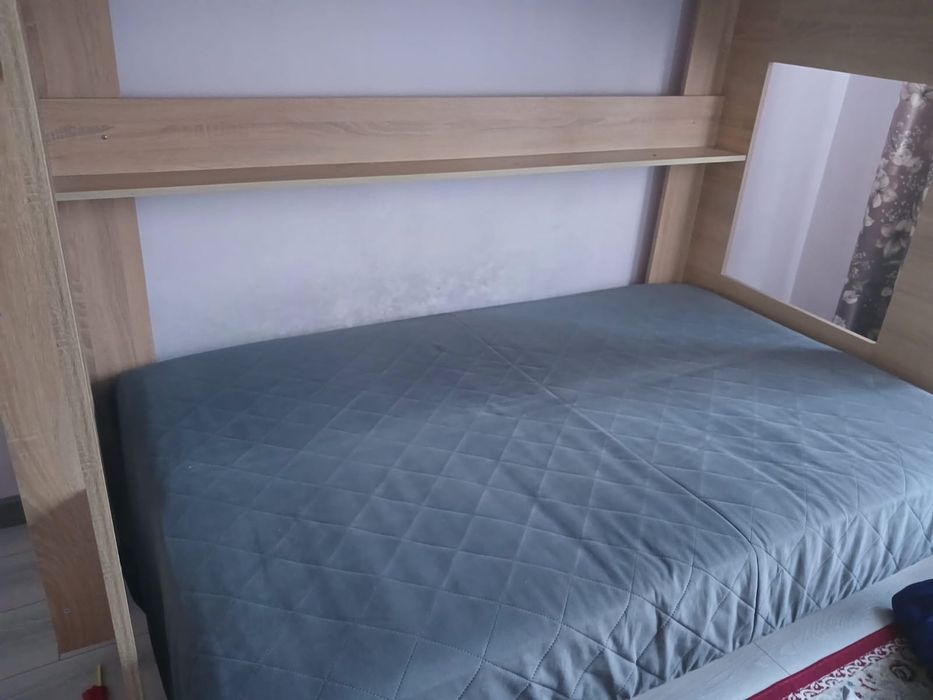 Продам двухъярусную кровать диван
