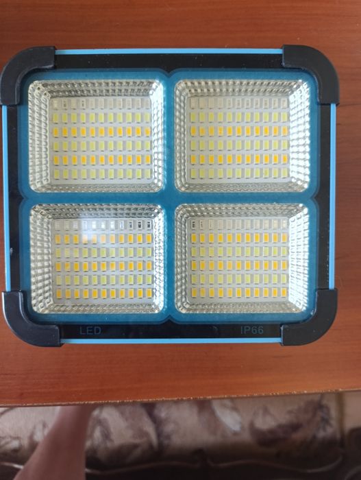 Фонарик  самозаряжающий