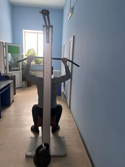 Тренажерный для рук и плечи