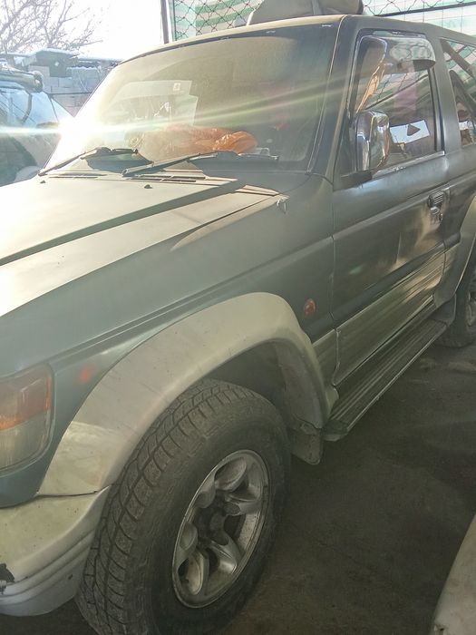 Продам Митсубиси Паджеро 2.5  1991.