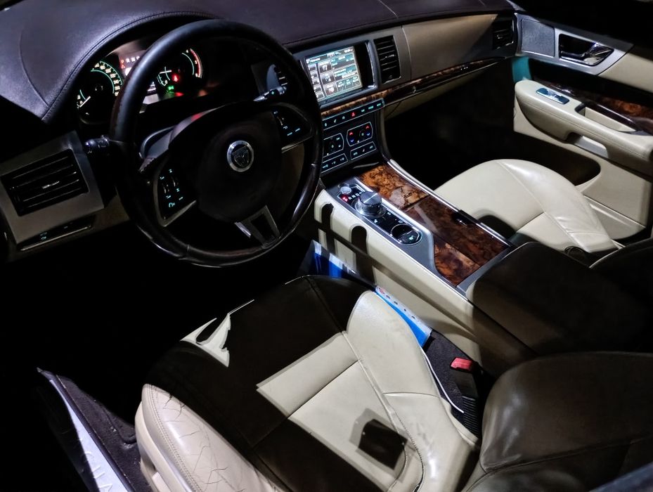 Jaguar xf facelift 2012 motor 2.2d 192cp automat zf 8 trepte