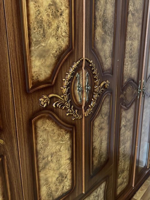 Продам б/у спальный гарнитур