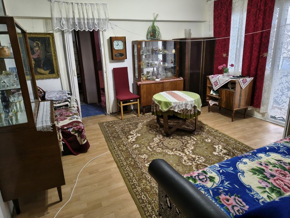 Vand apart in Uricani