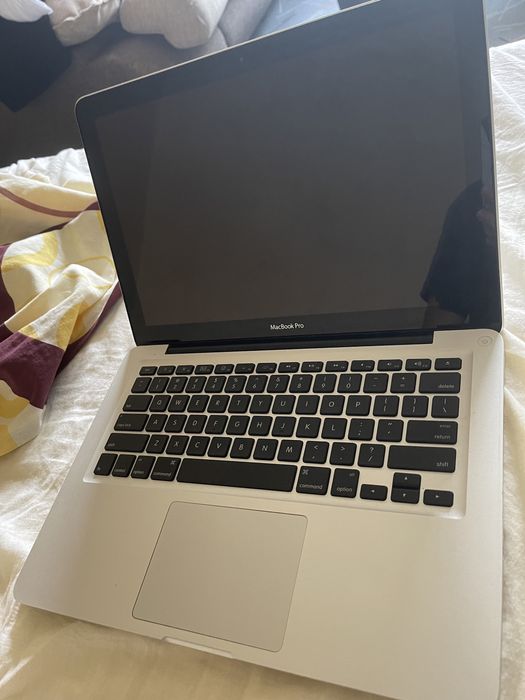 Macbook pro 2010, 13-inch, 4 gb ram, 256 ssd