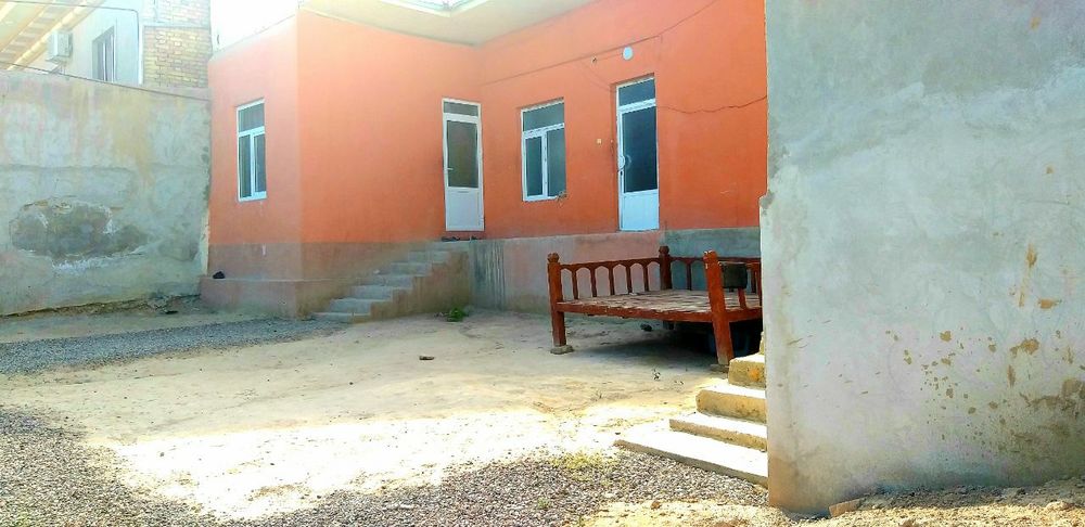 Uy Sotiladi 6 sotih yer maydonida