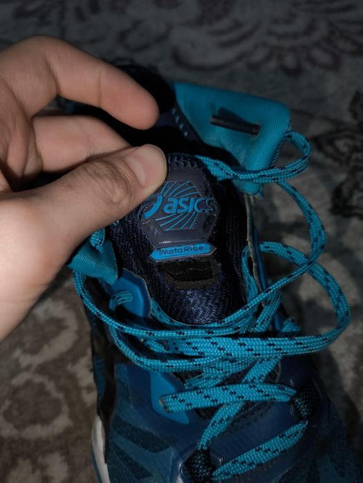 Продам кросcовку Asics MetaRise