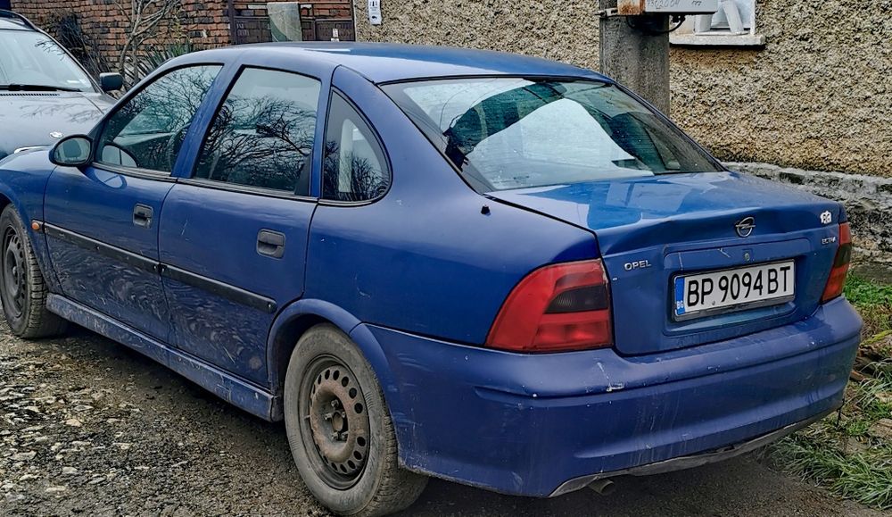 Opel vectra 2.0 бензин  2000 г