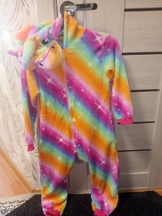 Продам на девочку.